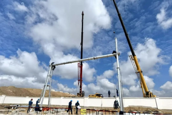 兰州新区专精特新化工产业中试基地项目110KV变电站门架完成安装