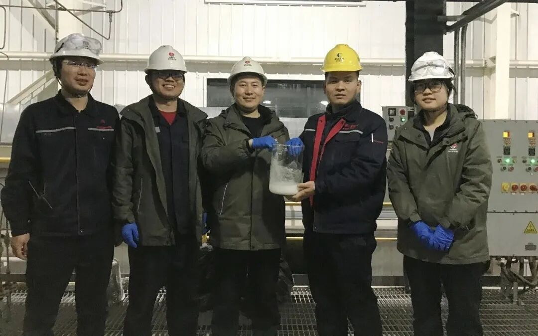 陕煤研究院聚乙烯蜡百吨级中试项目投料试车一次成功